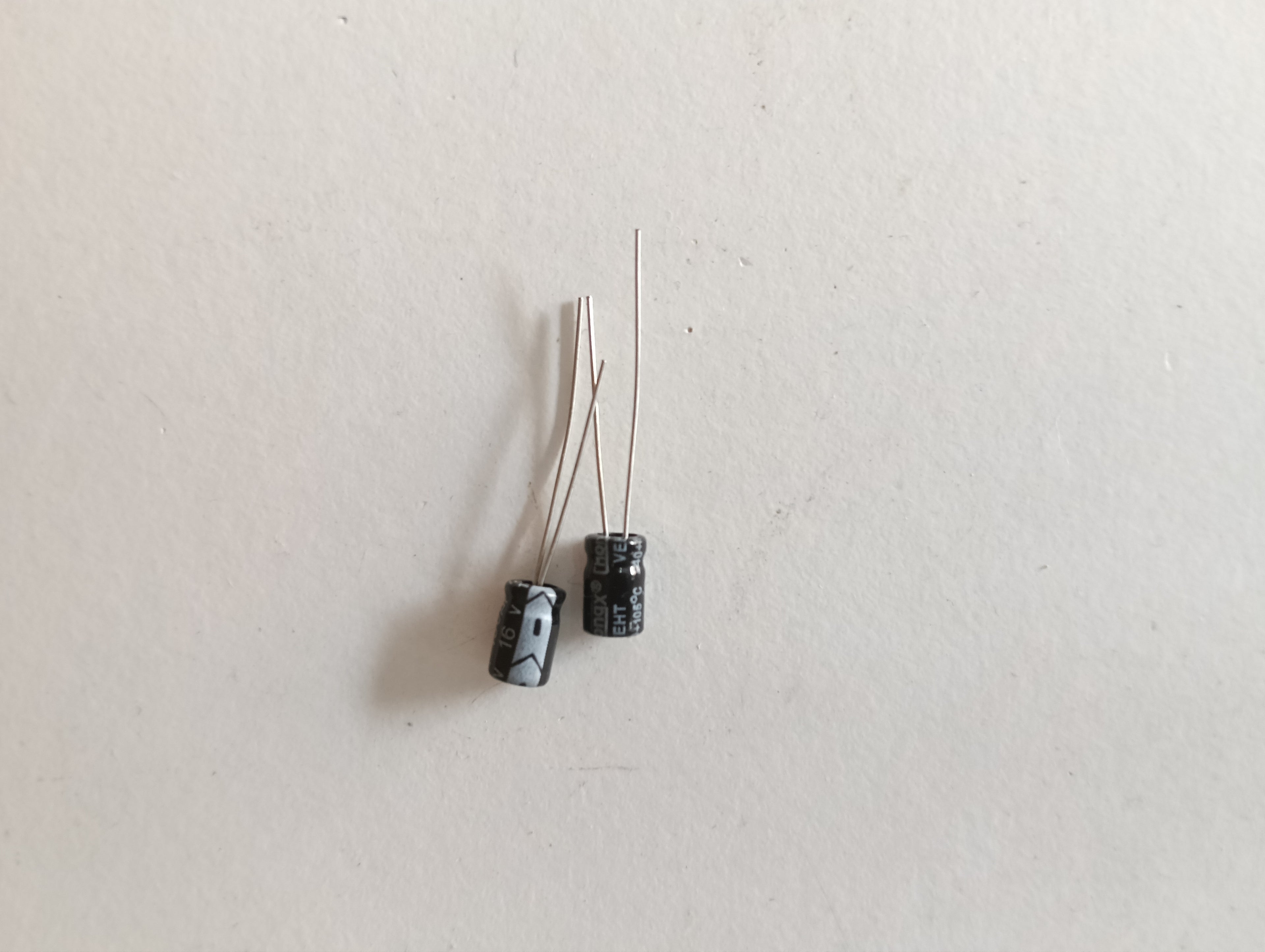 1uF 16V Electro
